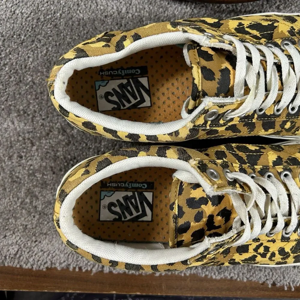 Vans ComfyCush Old Skool Mens Size 10 Leopard Print Athletic Skate Shoes Used